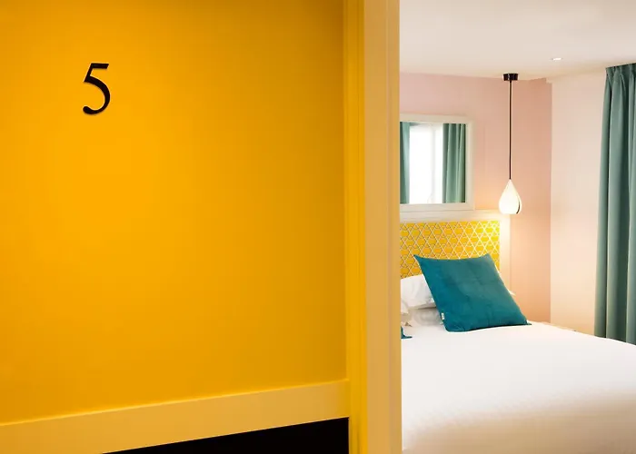 Haussmann Saint Augustin Paryż